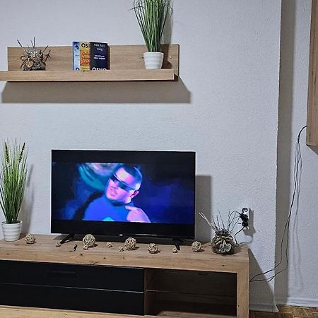 Stan Na Dan Kozarska Dubica Apartment Bosanska Dubica Exterior foto