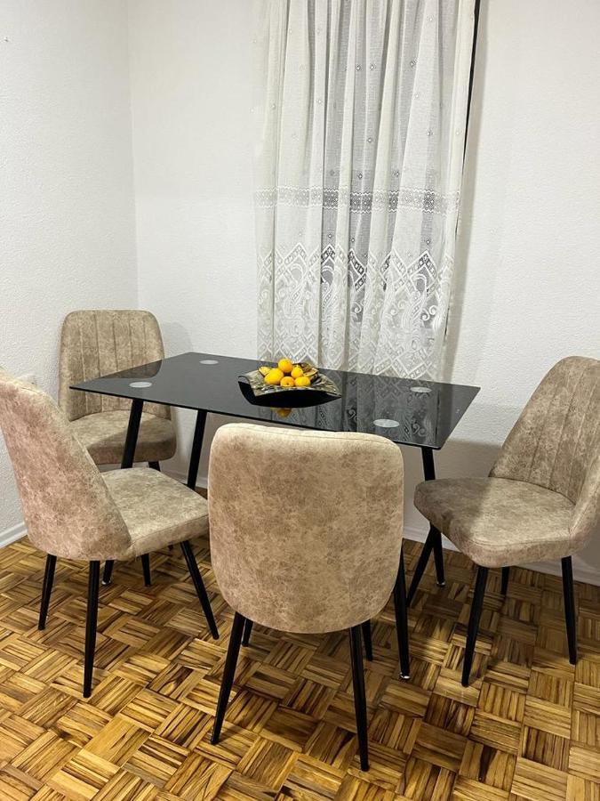 Stan Na Dan Kozarska Dubica Apartment Bosanska Dubica Exterior foto