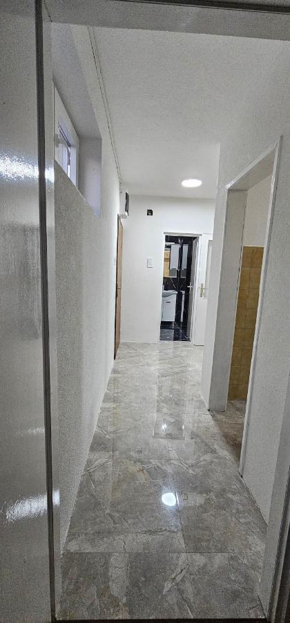 Stan Na Dan Kozarska Dubica Apartment Bosanska Dubica Exterior foto