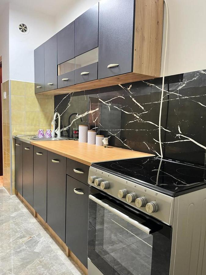 Stan Na Dan Kozarska Dubica Apartment Bosanska Dubica Exterior foto