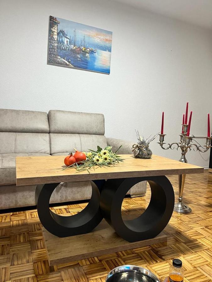 Stan Na Dan Kozarska Dubica Apartment Bosanska Dubica Exterior foto
