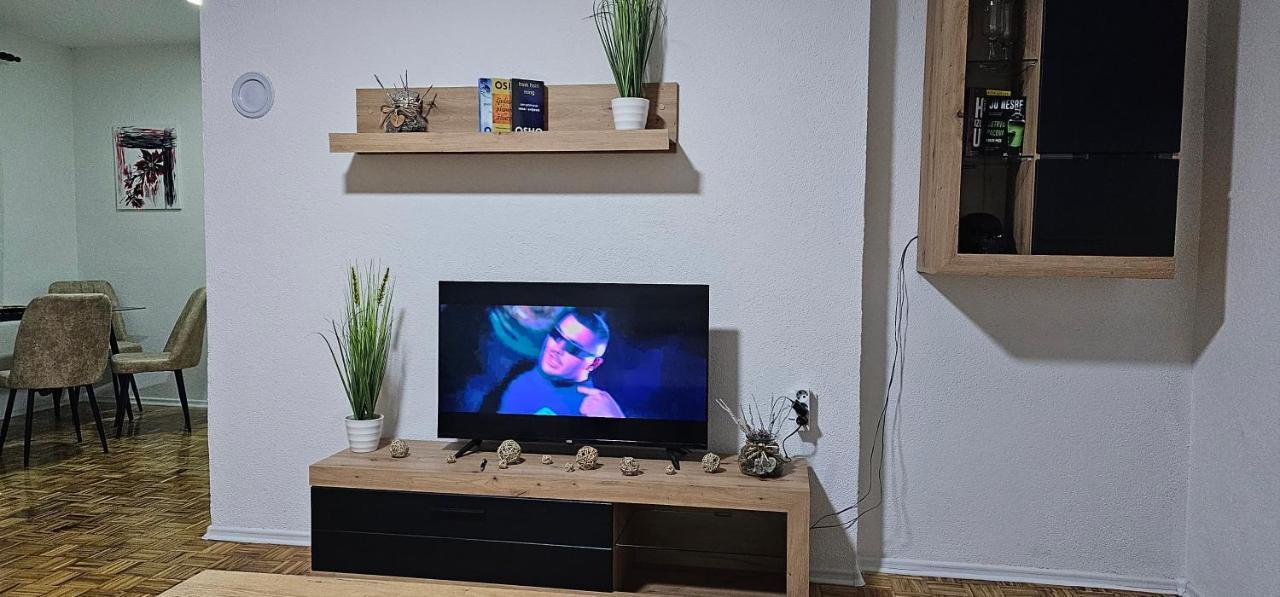 Stan Na Dan Kozarska Dubica Apartment Bosanska Dubica Exterior foto